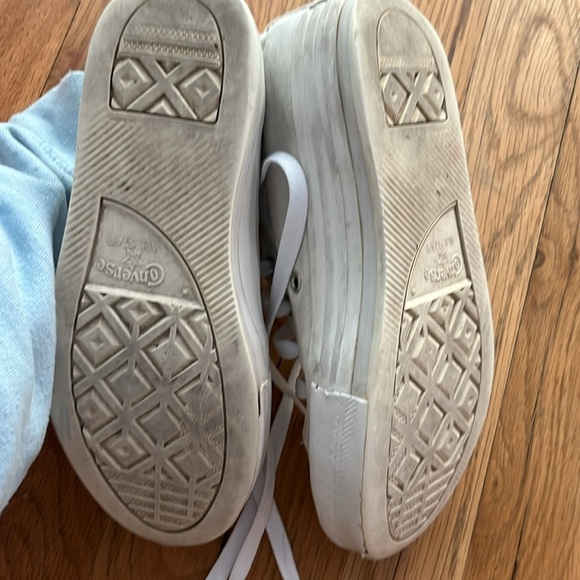 High Top Converse white with embroidered flower - Picture 5 of 5